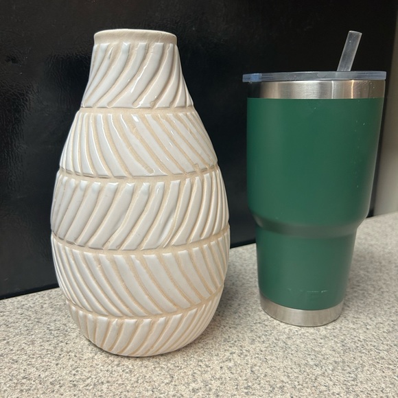 Cream and Pink Vase - Picture 4 of 4